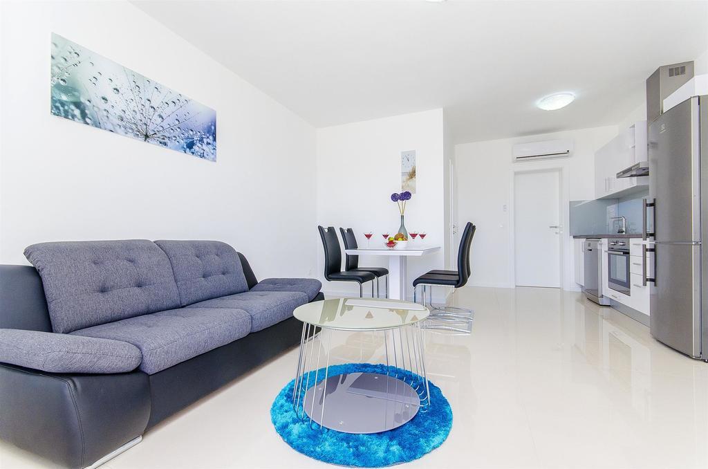 Apartments Villa V Vir Dış mekan fotoğraf