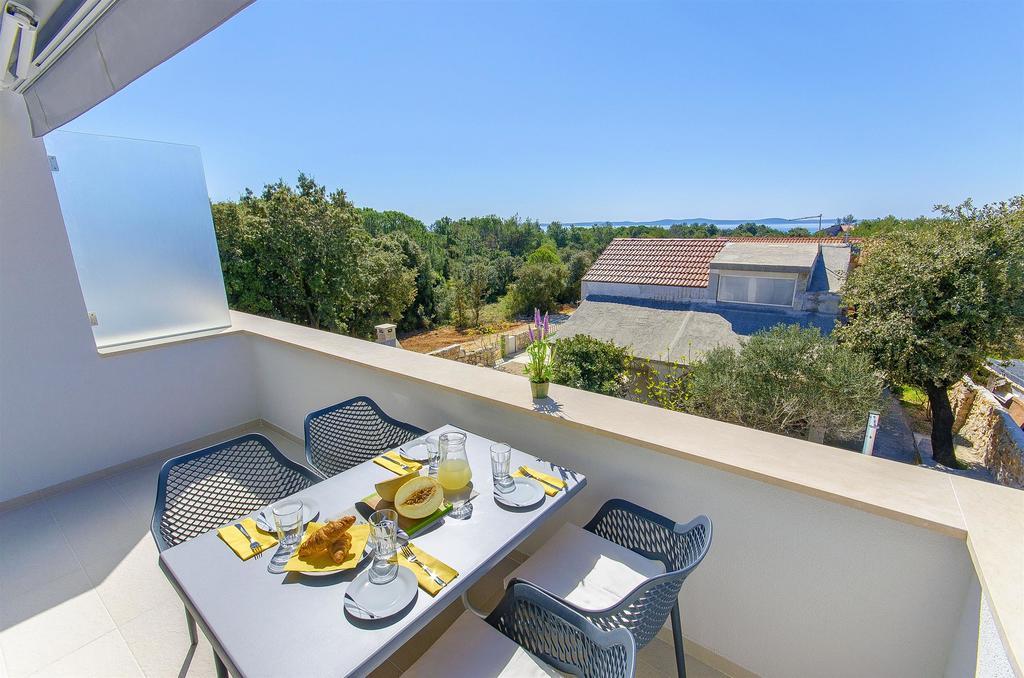 Apartments Villa V Vir Dış mekan fotoğraf