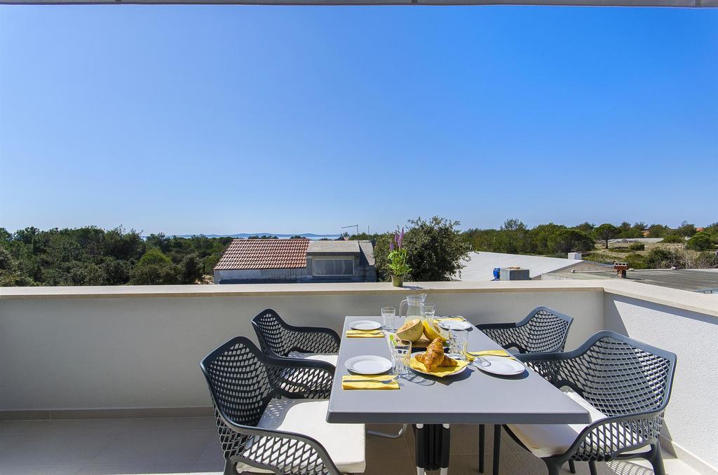Apartments Villa V Vir Dış mekan fotoğraf