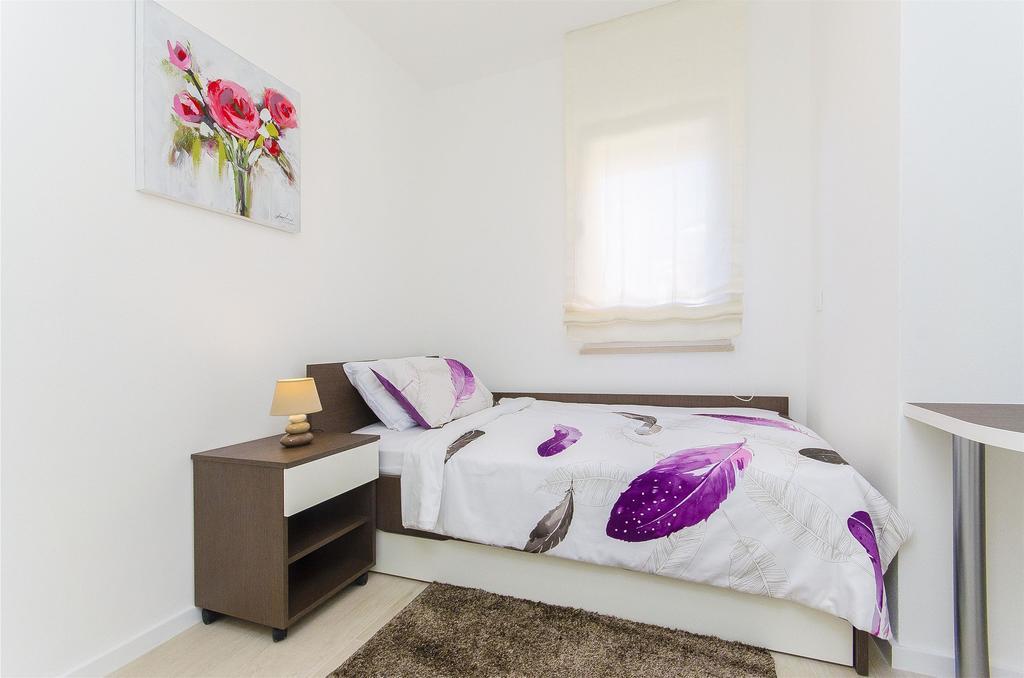 Apartments Villa V Vir Dış mekan fotoğraf