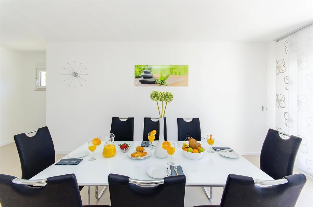 Apartments Villa V Vir Dış mekan fotoğraf