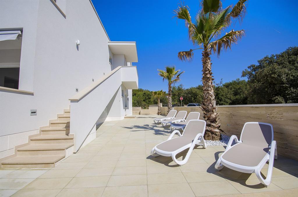 Apartments Villa V Vir Dış mekan fotoğraf