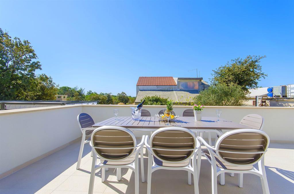 Apartments Villa V Vir Dış mekan fotoğraf